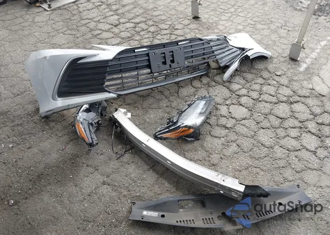 2022 Toyota Camry Le z USA, uszkodzony, nr VIN 4T1C11AK0NU069640